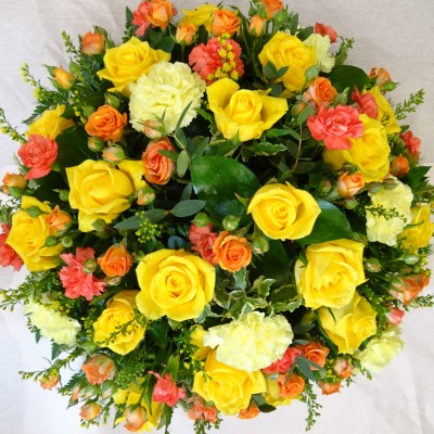 Posy Pad of Roses and complimentary flowers